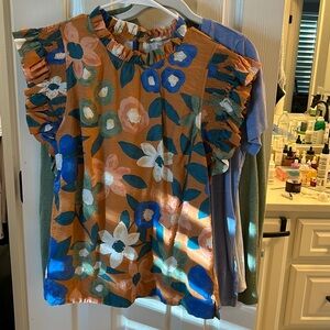 Women’s floral blouse large